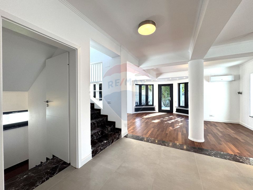 Vila individuala, 7 camere, 2 garaje, curte - Pipera, Cortina North