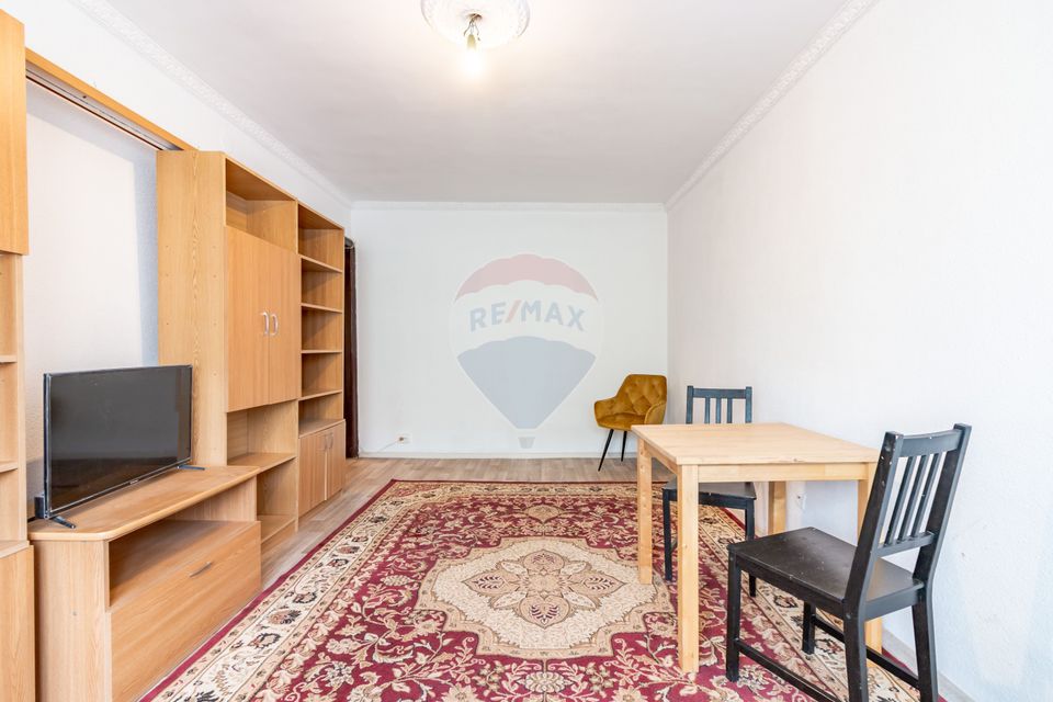 Apartament cu 3 camere de vânzare în zona Sebastian